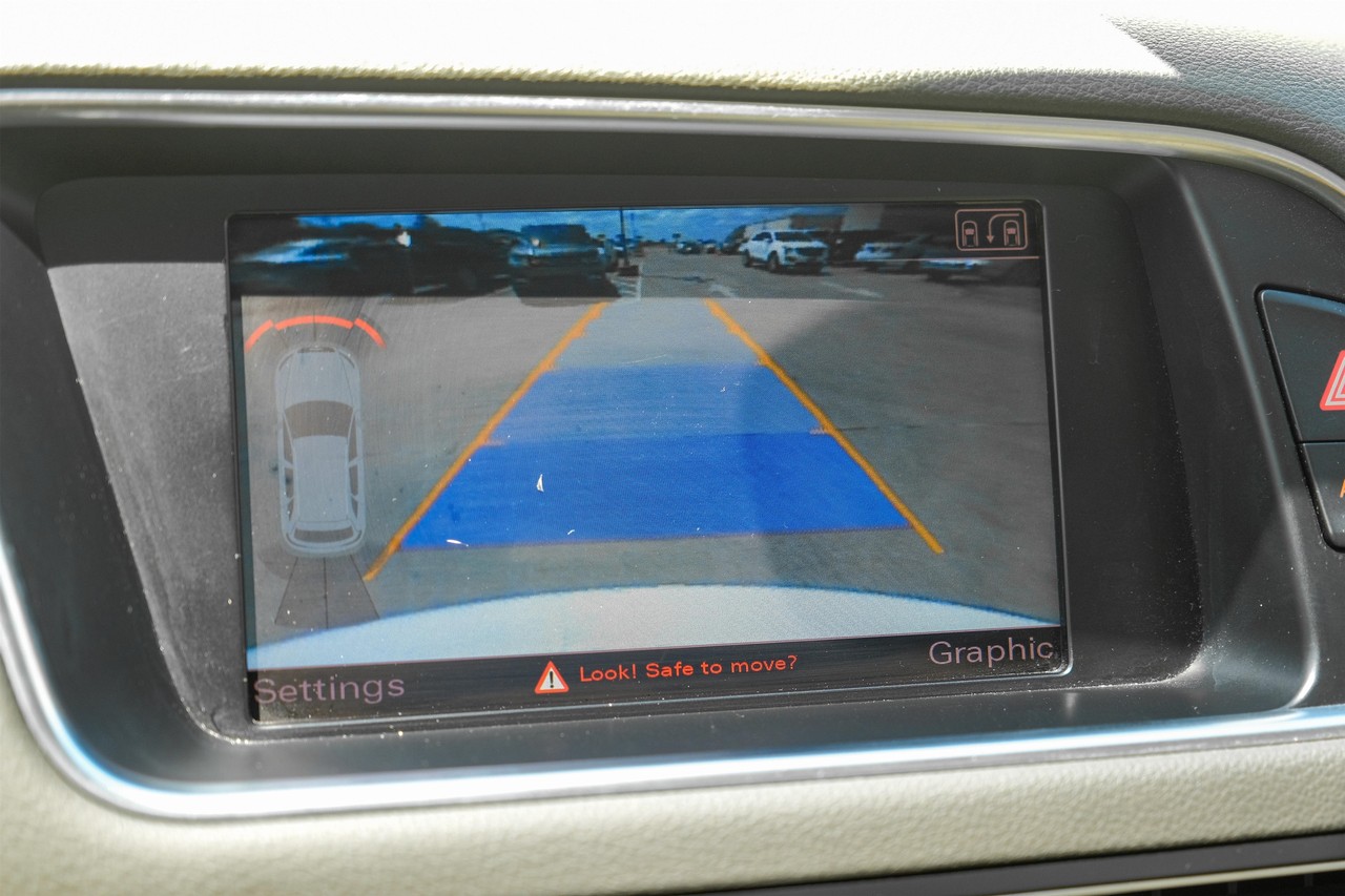 Audi Q5 Vehicle Main Gallery Image 21