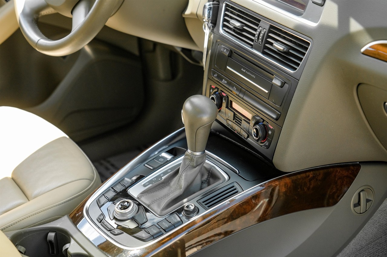 Audi Q5 Vehicle Main Gallery Image 22
