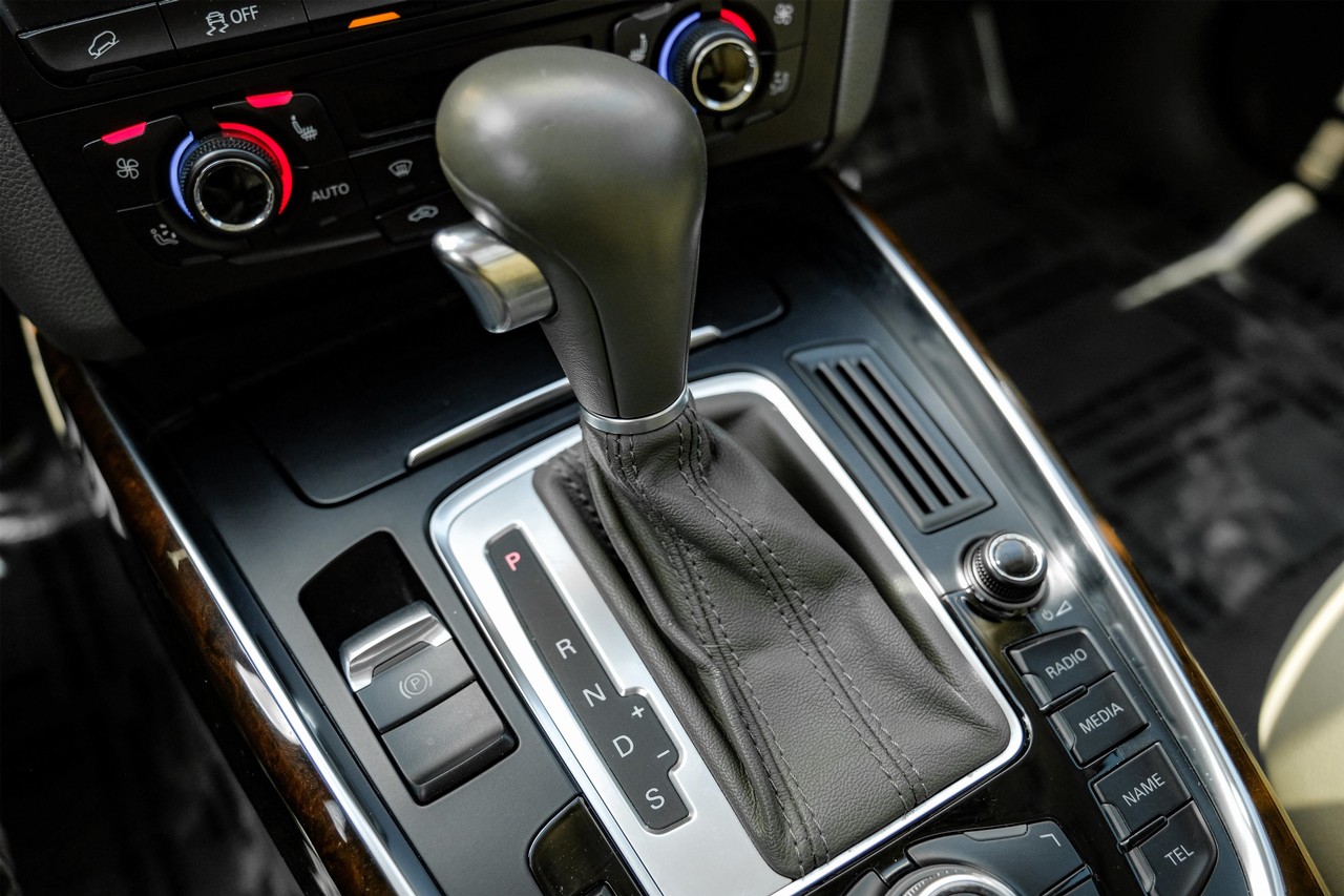 Audi Q5 Vehicle Main Gallery Image 24