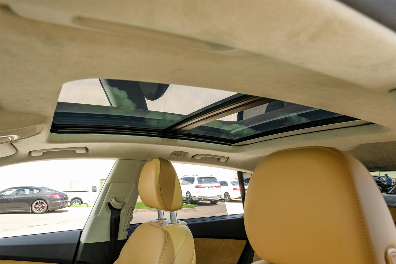Audi Q8 Vehicle Main Gallery Image 05