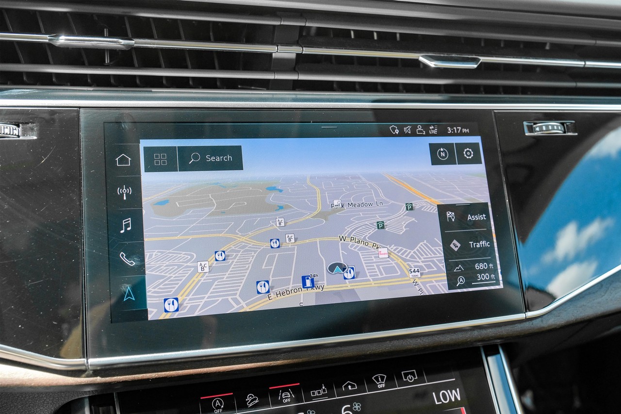 Audi Q8 Vehicle Main Gallery Image 22
