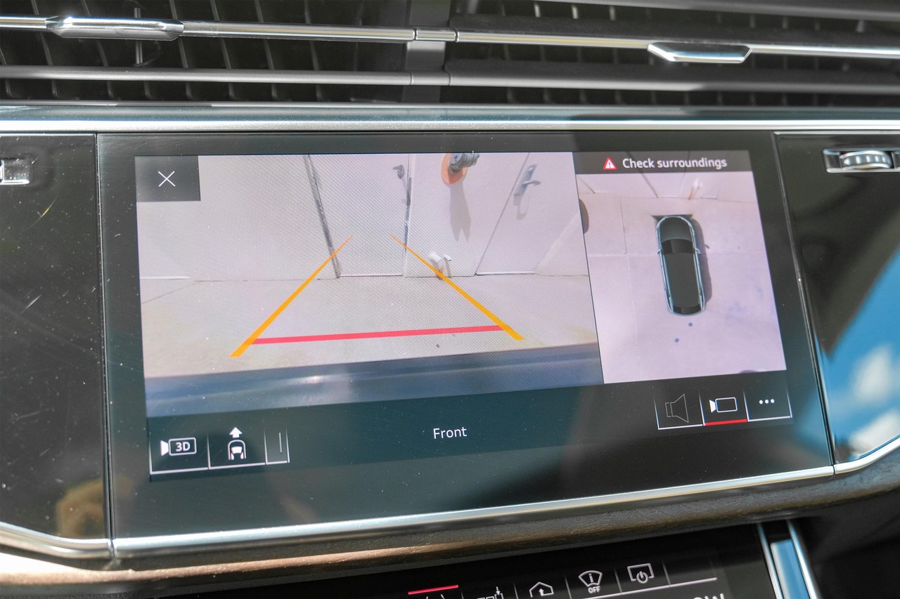Audi Q8 Vehicle Main Gallery Image 23