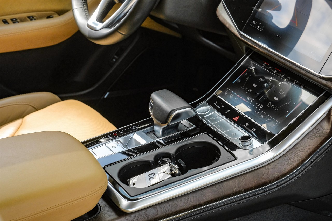 Audi Q8 Vehicle Main Gallery Image 24