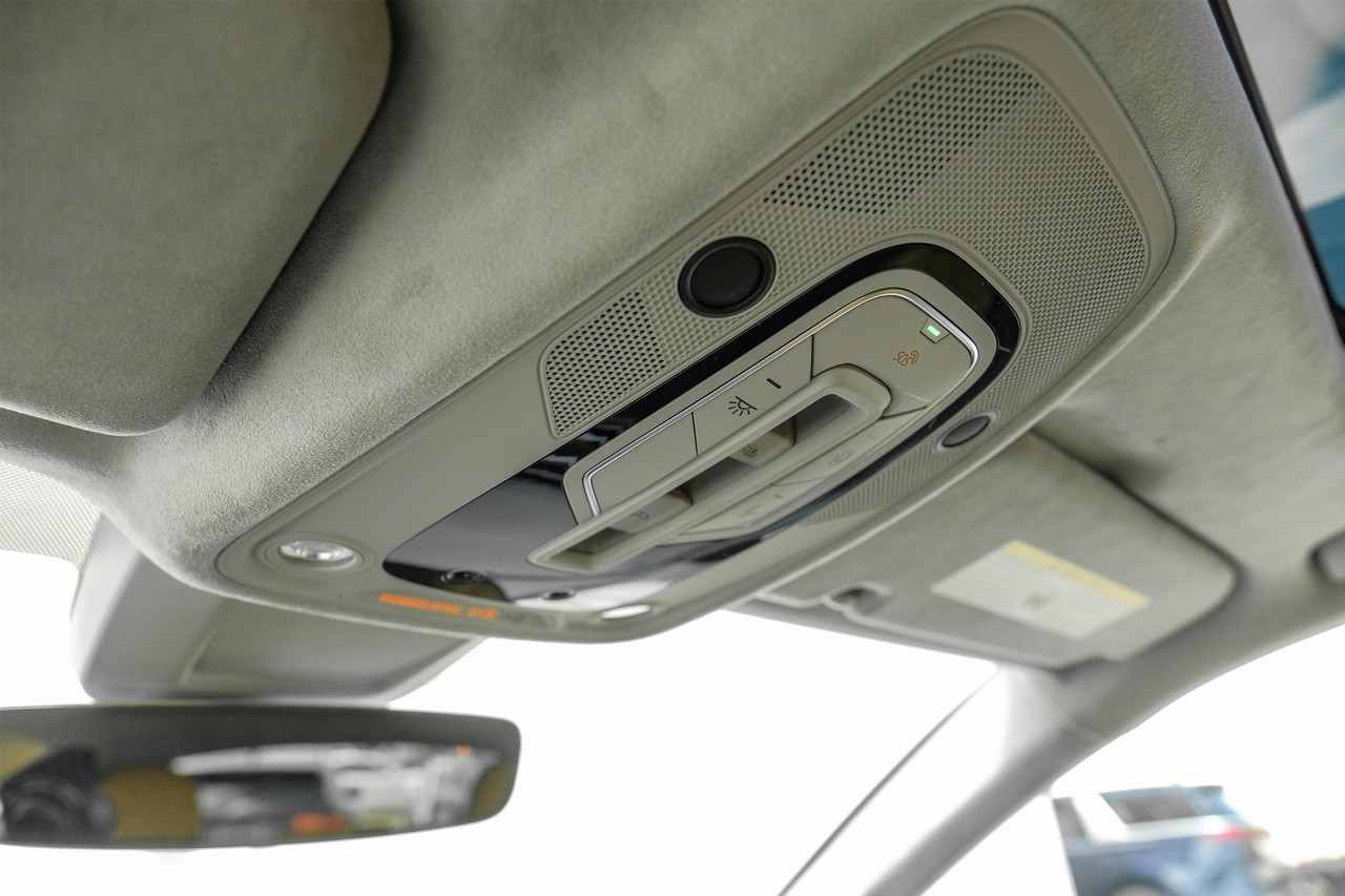 Audi Q8 Vehicle Main Gallery Image 26