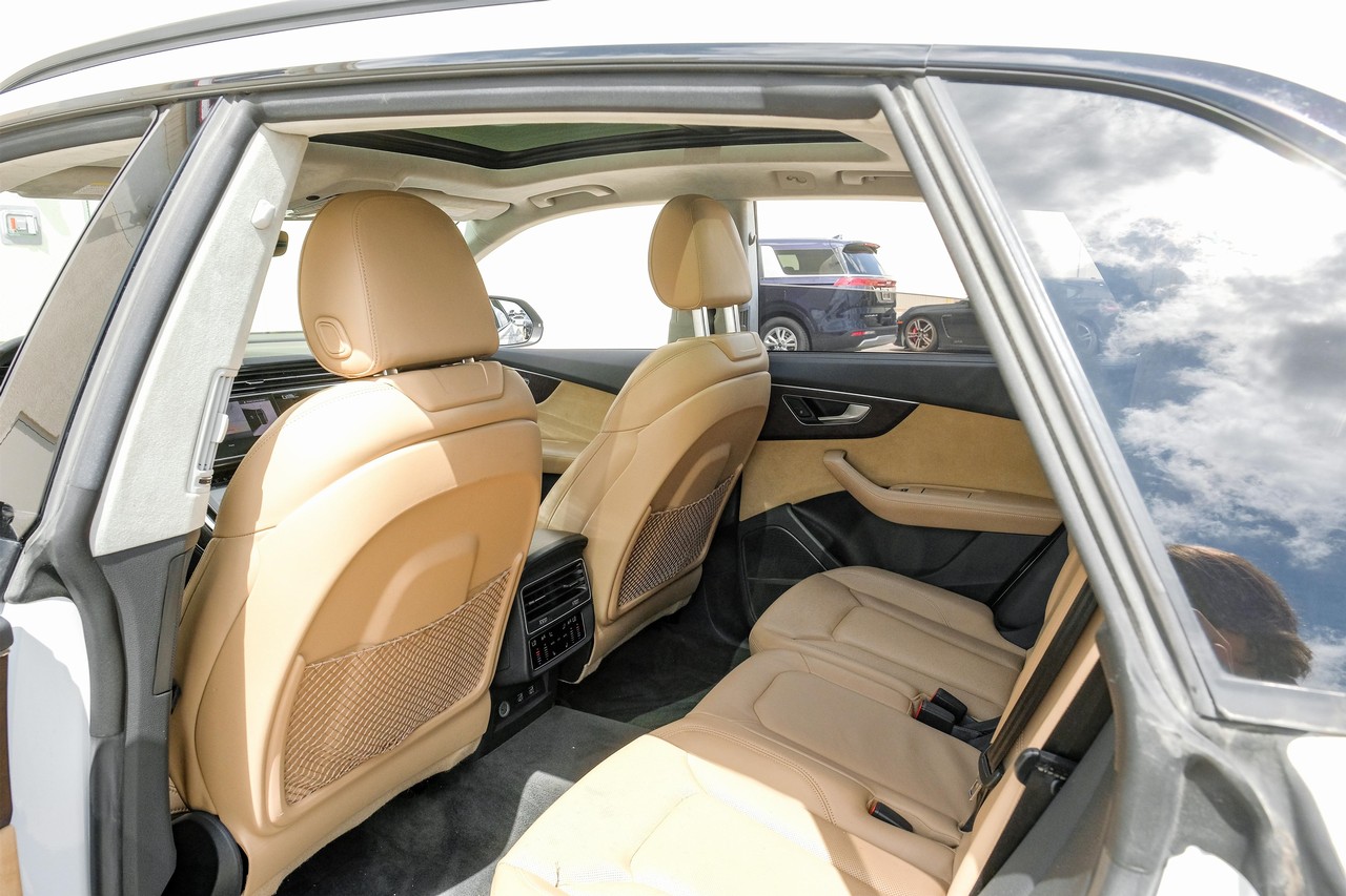 Audi Q8 Vehicle Main Gallery Image 35
