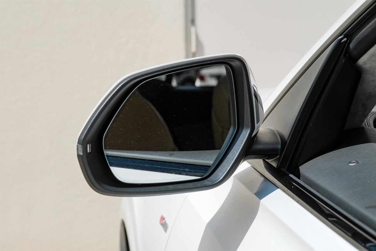 Audi Q8 Vehicle Main Gallery Image 38
