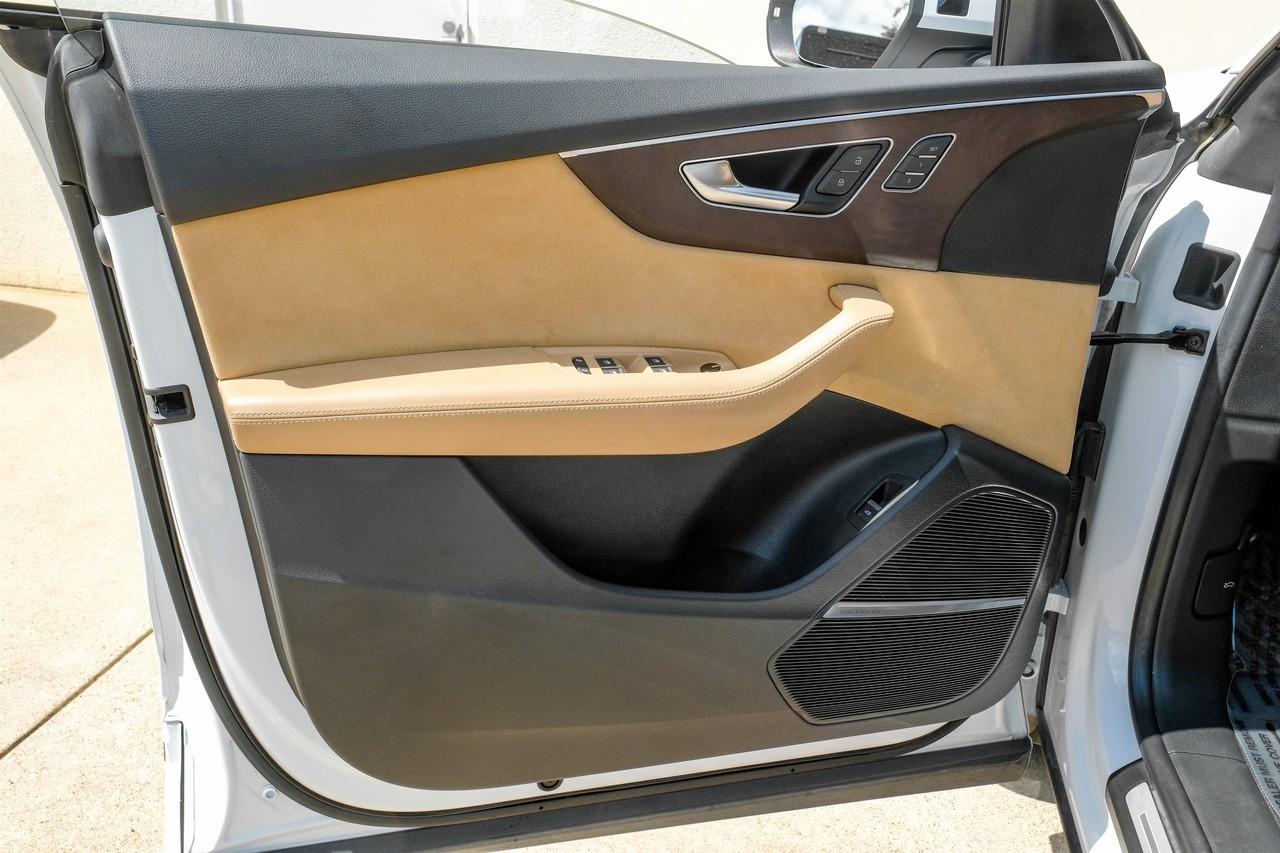 Audi Q8 Vehicle Main Gallery Image 39