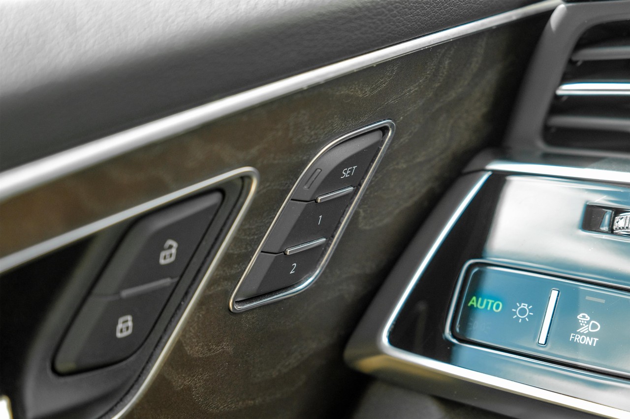 Audi Q8 Vehicle Main Gallery Image 41