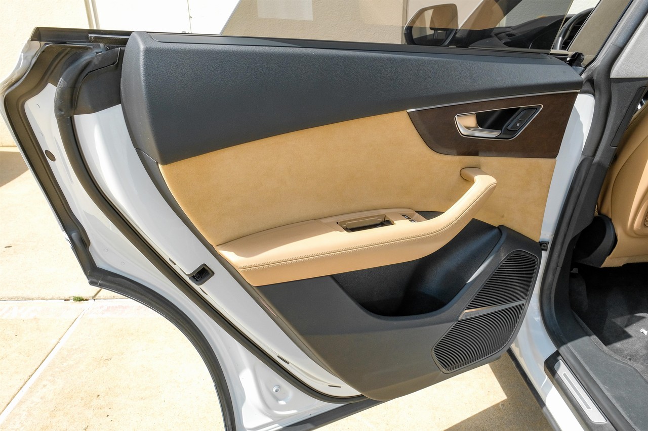 Audi Q8 Vehicle Main Gallery Image 43