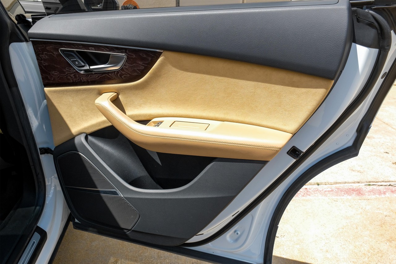 Audi Q8 Vehicle Main Gallery Image 44