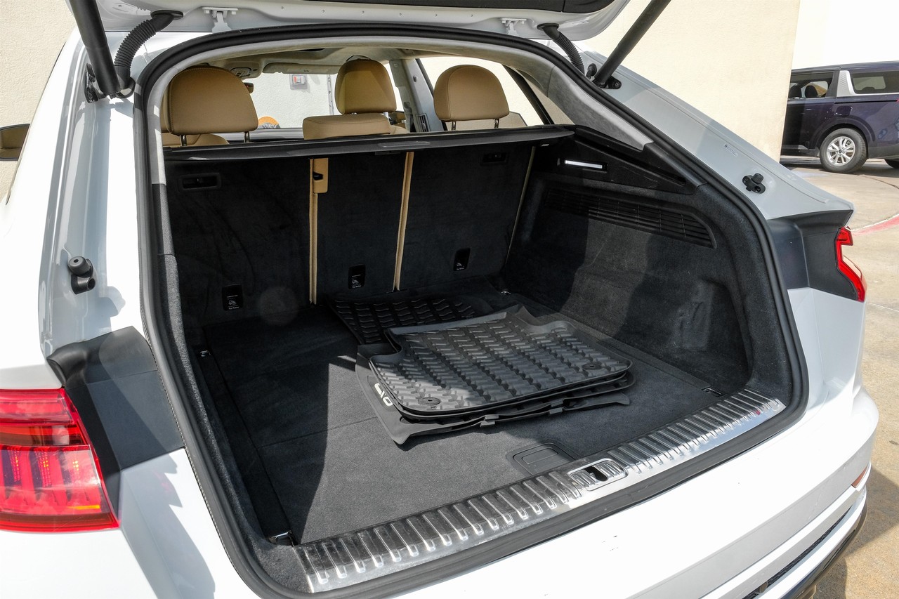 Audi Q8 Vehicle Main Gallery Image 48