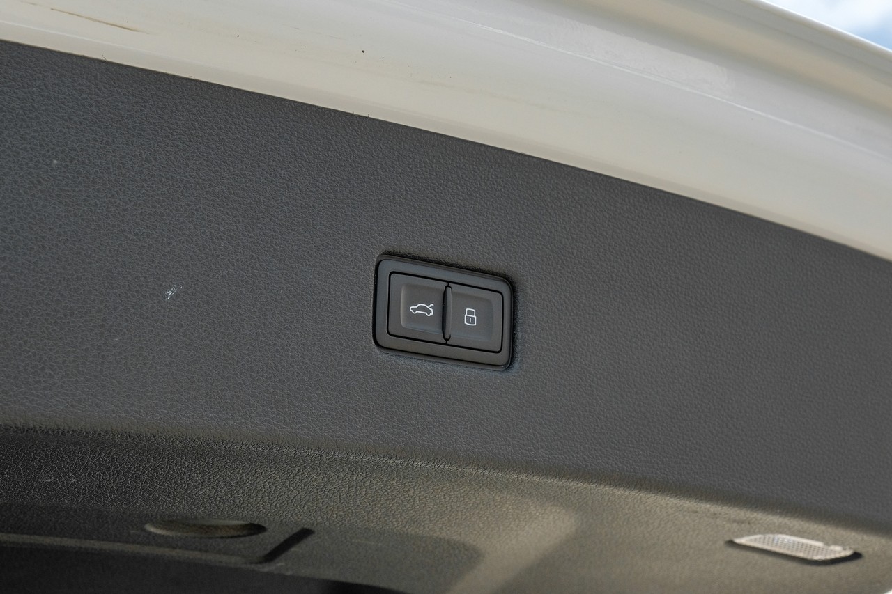 Audi Q8 Vehicle Main Gallery Image 49