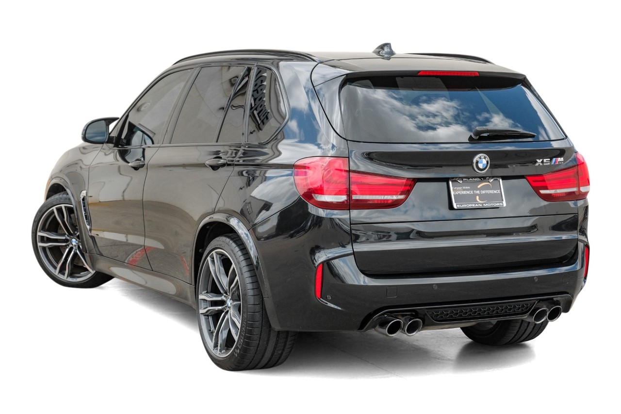BMW X5 M Vehicle Main Gallery Image 11