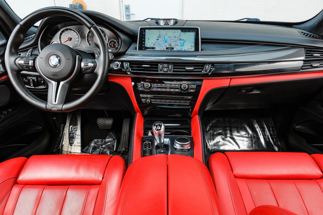 BMW X5 M Vehicle Main Gallery Image 15