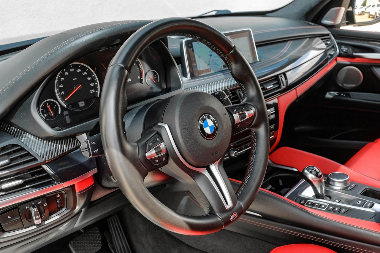 BMW X5 M Vehicle Main Gallery Image 16