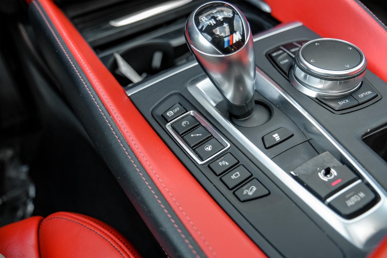 BMW X5 M Vehicle Main Gallery Image 26