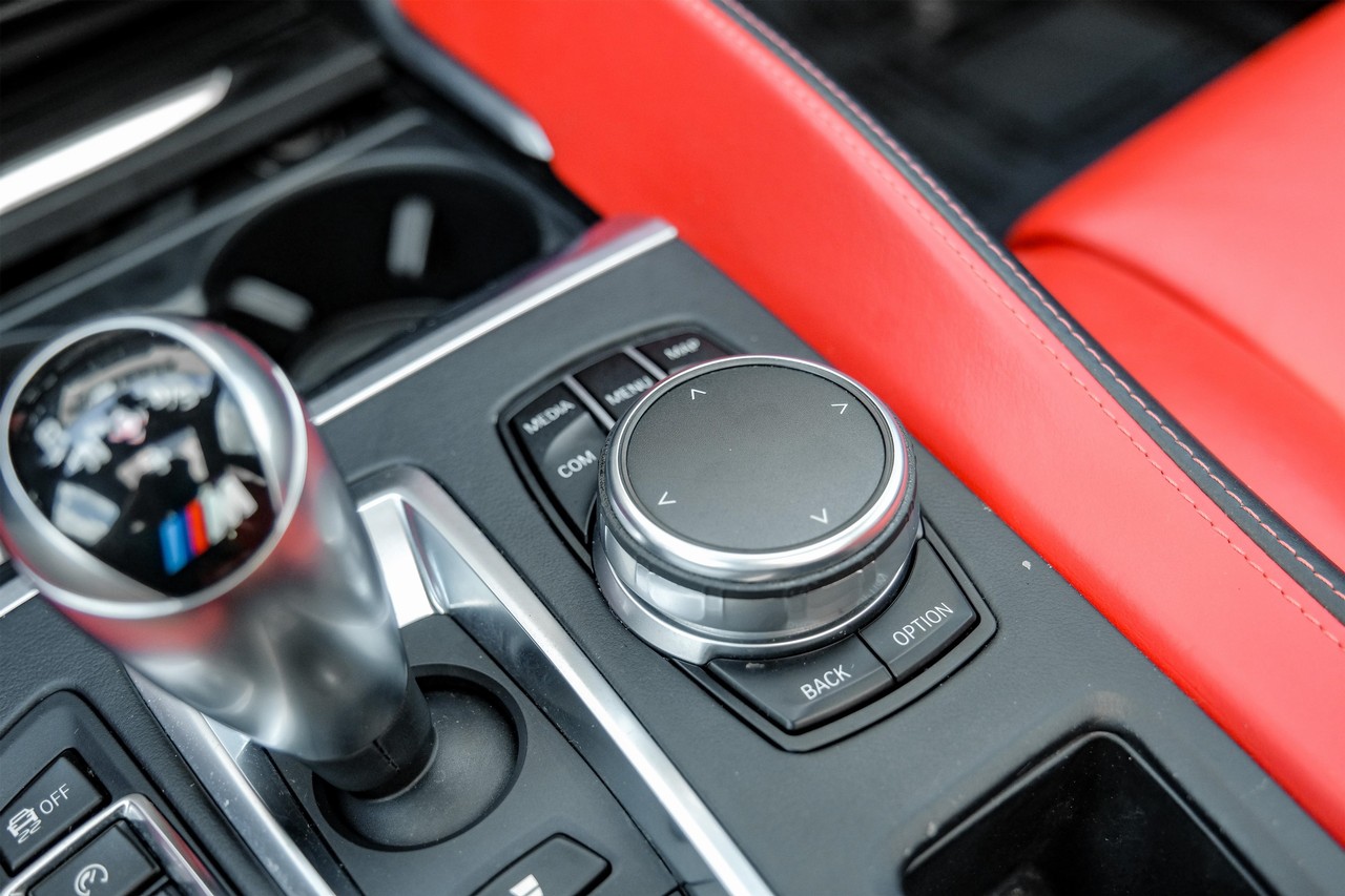 BMW X5 M Vehicle Main Gallery Image 27