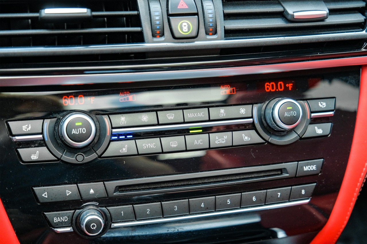 BMW X5 M Vehicle Main Gallery Image 28