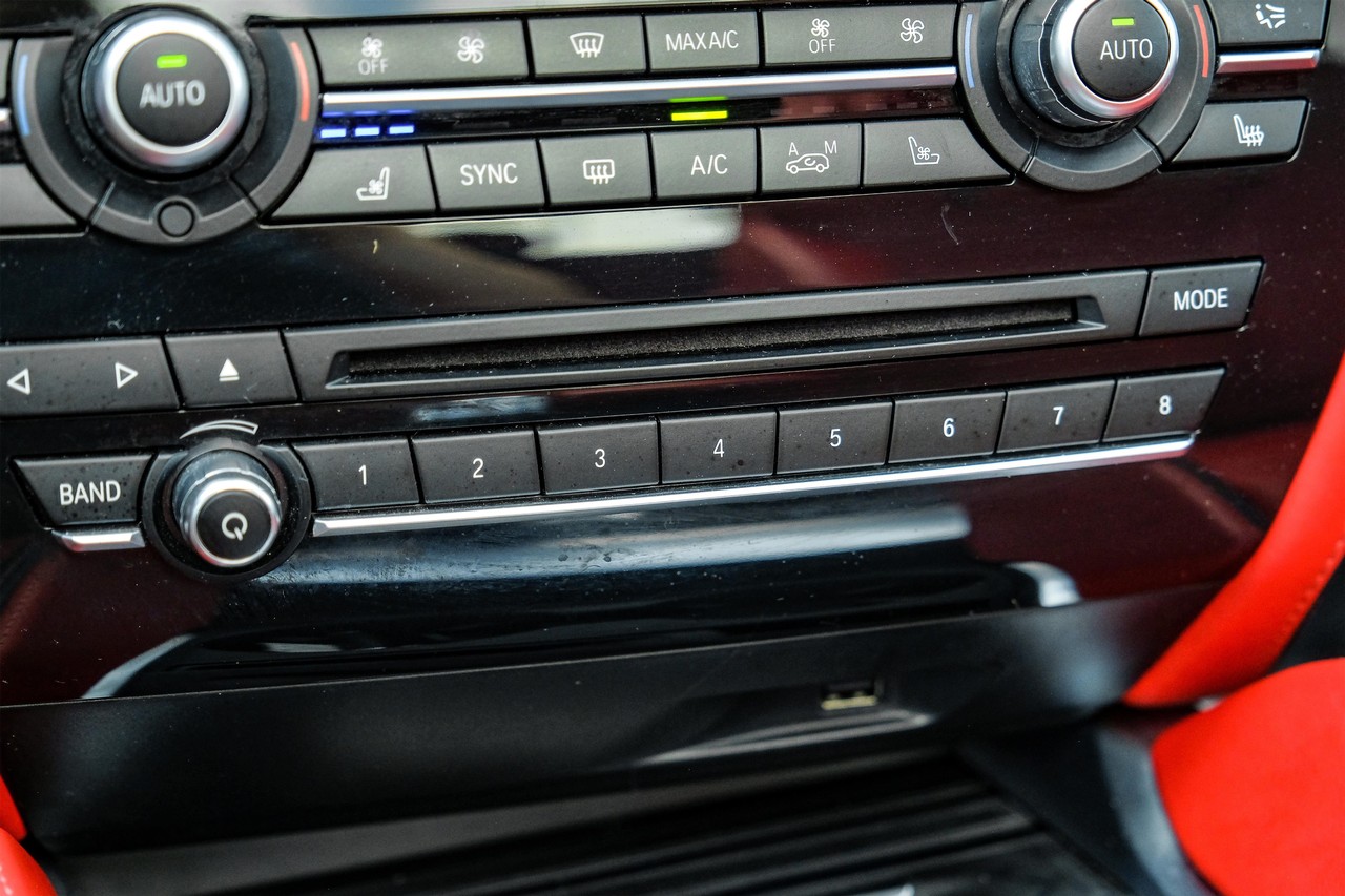 BMW X5 M Vehicle Main Gallery Image 29