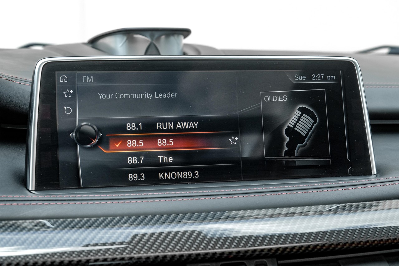BMW X5 M Vehicle Main Gallery Image 32