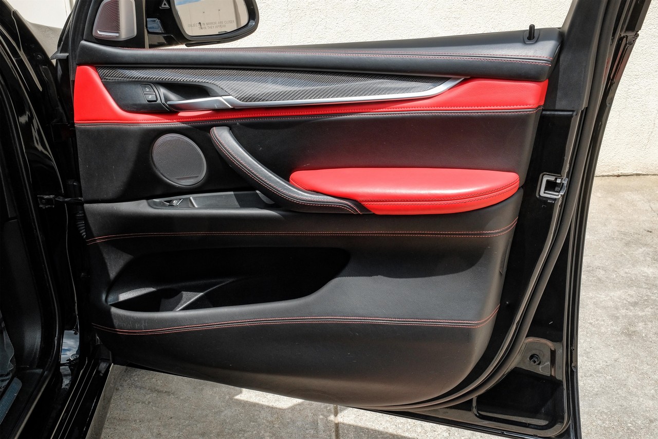 BMW X5 M Vehicle Main Gallery Image 44