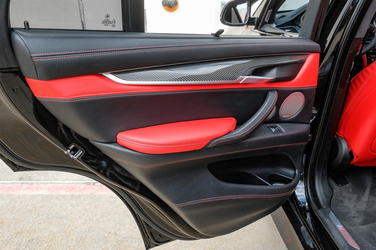 BMW X5 M Vehicle Main Gallery Image 45