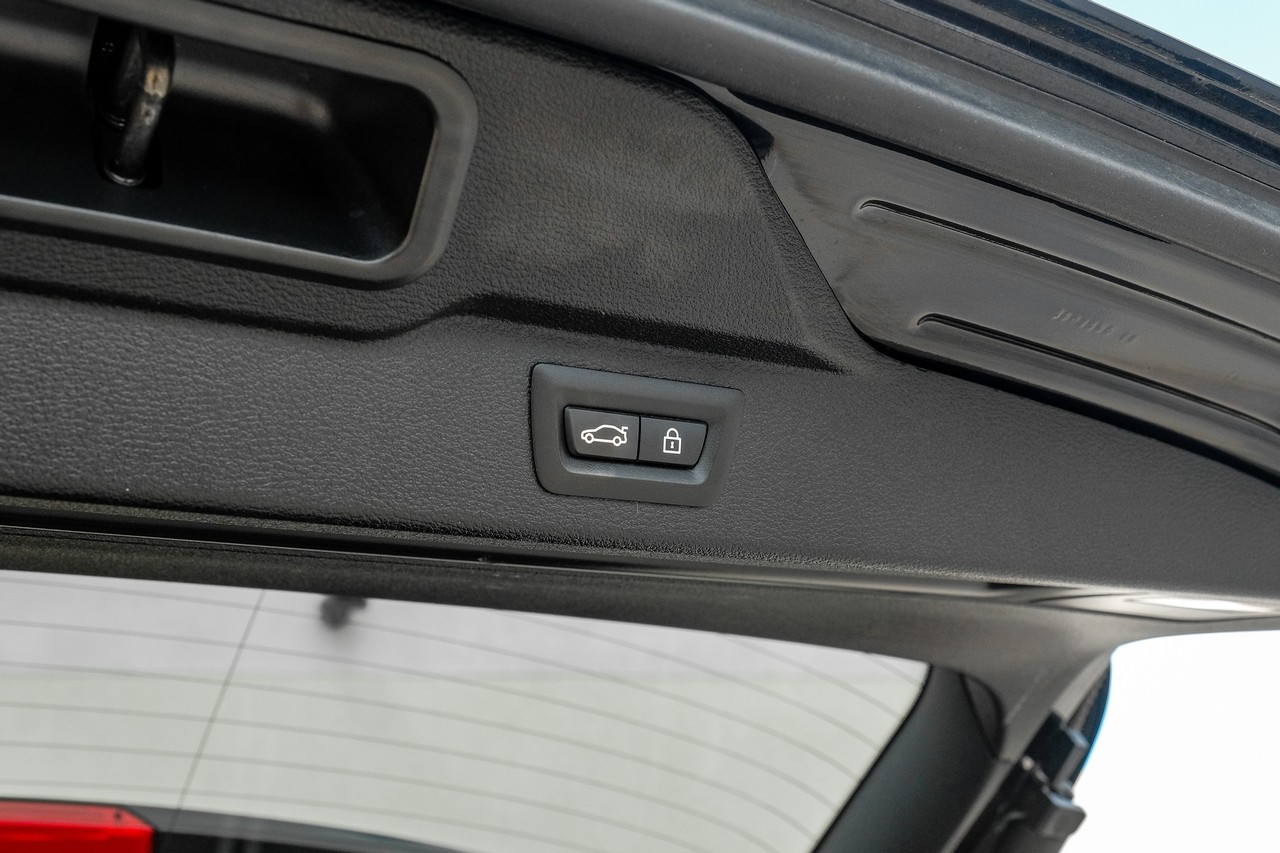 BMW X5 M Vehicle Main Gallery Image 51