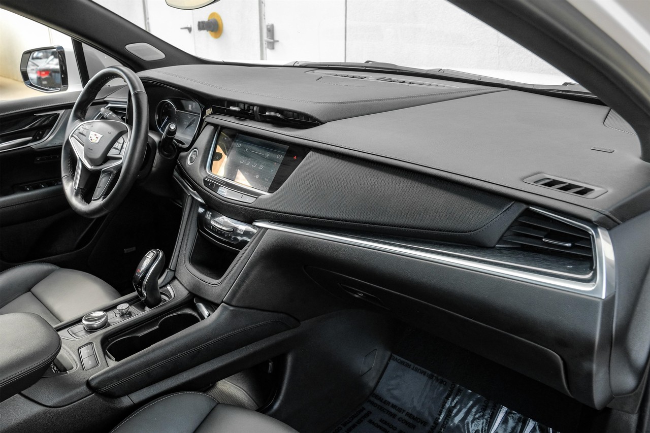 Cadillac XT5 Vehicle Main Gallery Image 13