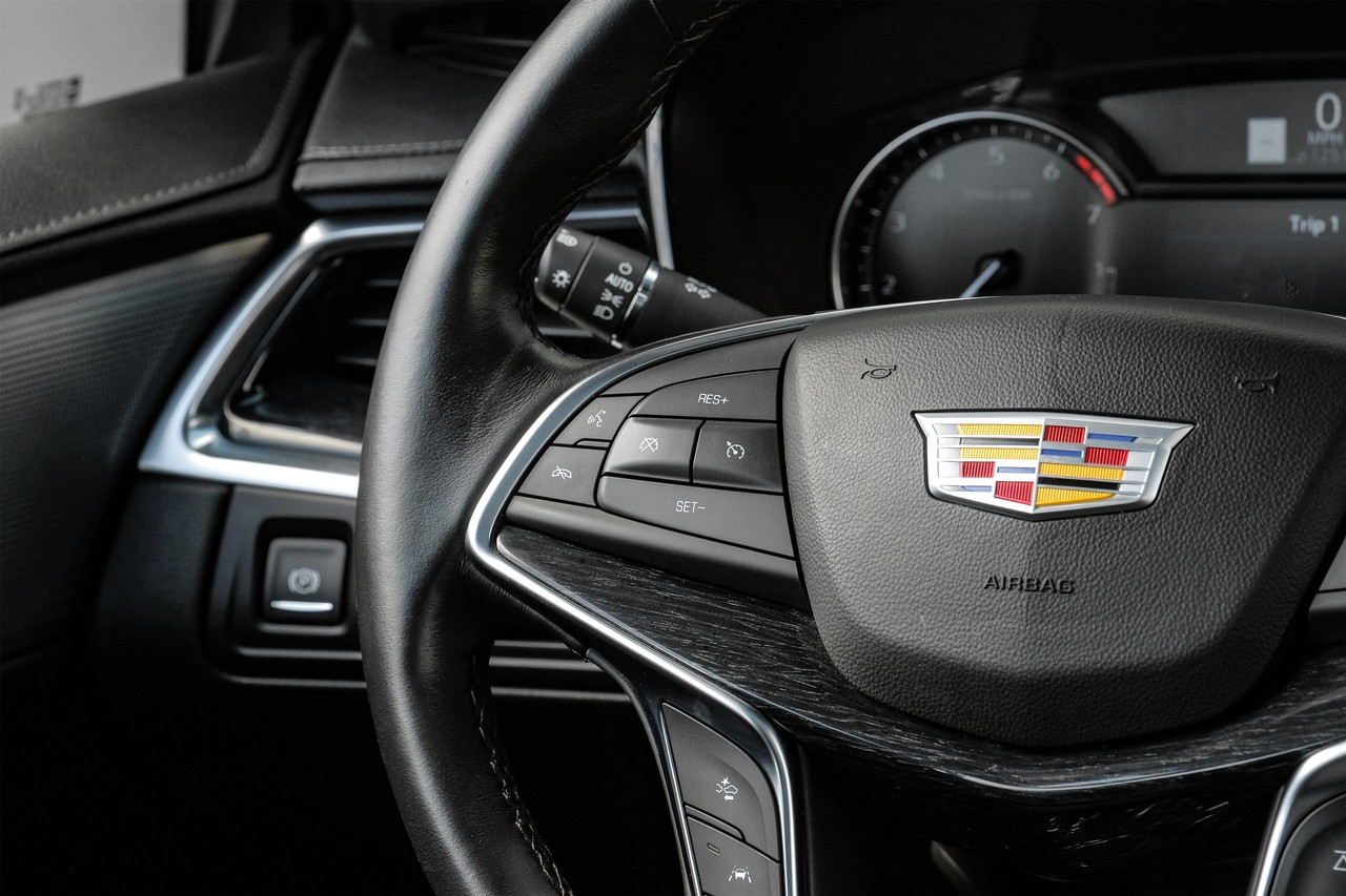 Cadillac XT5 Vehicle Main Gallery Image 17