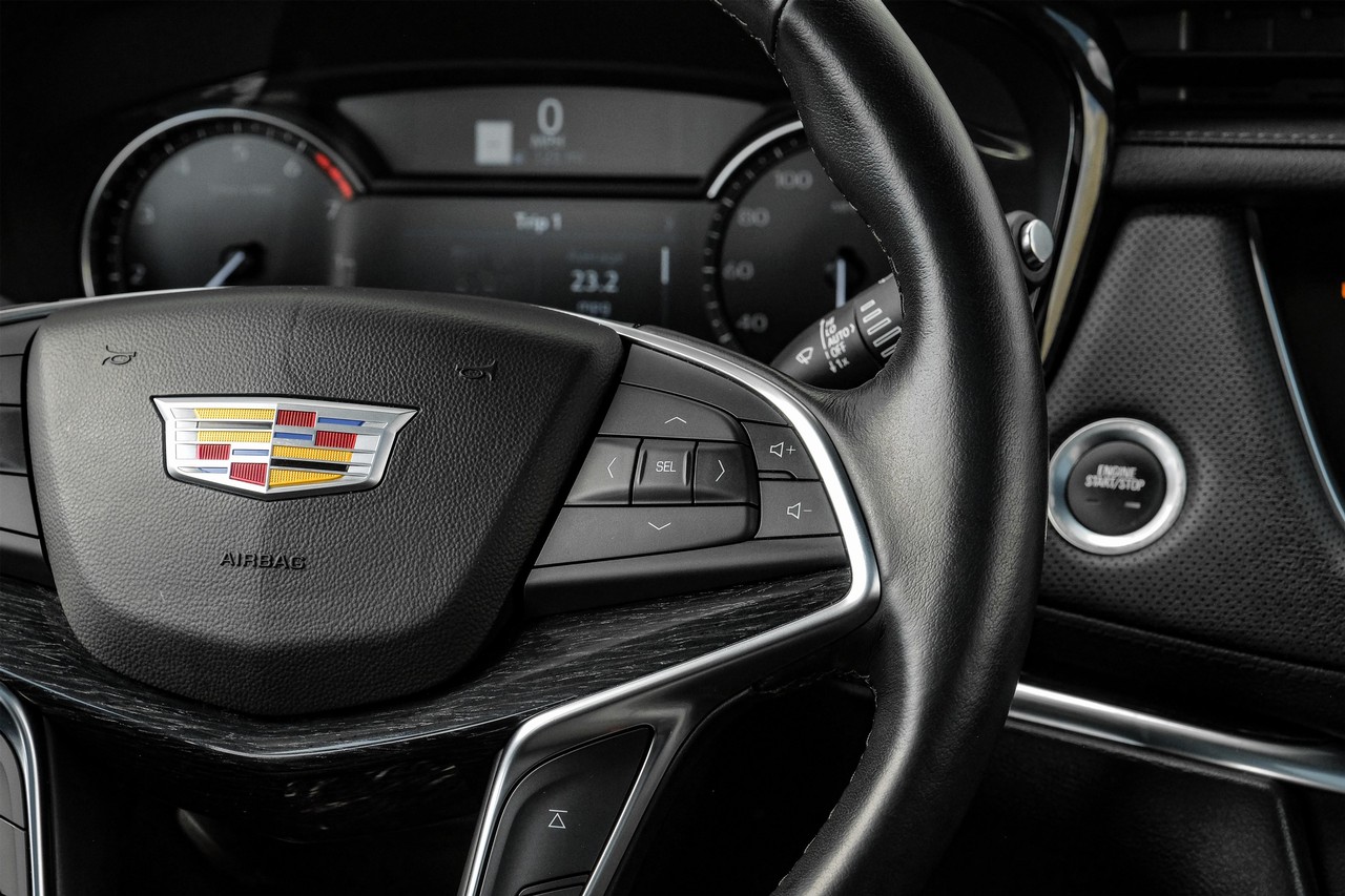 Cadillac XT5 Vehicle Main Gallery Image 18