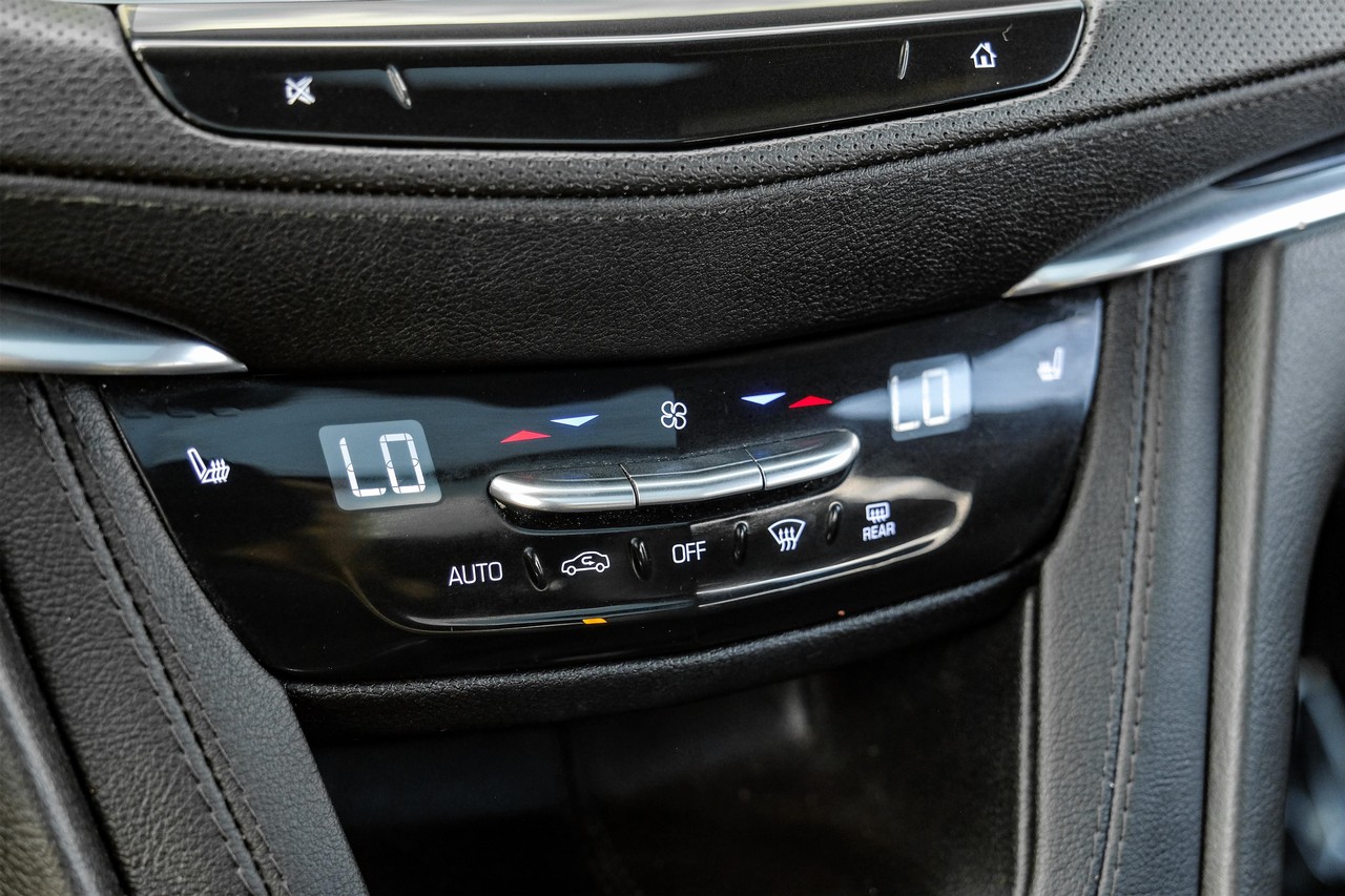Cadillac XT5 Vehicle Main Gallery Image 29