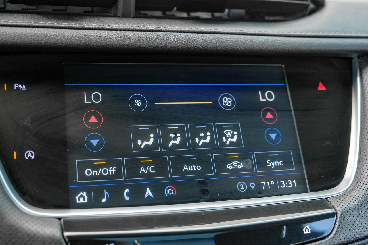 Cadillac XT5 Vehicle Main Gallery Image 31