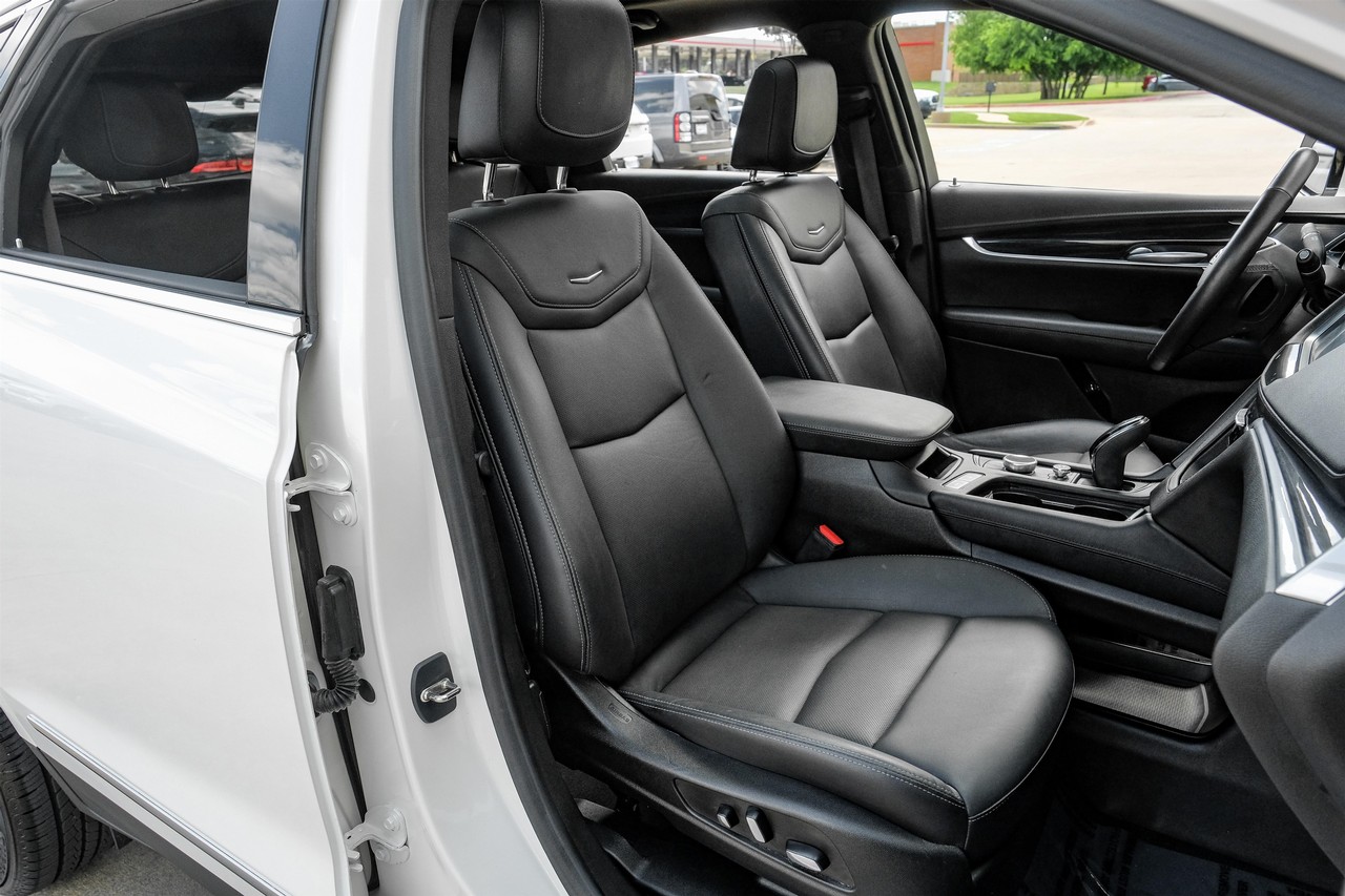 Cadillac XT5 Vehicle Main Gallery Image 35