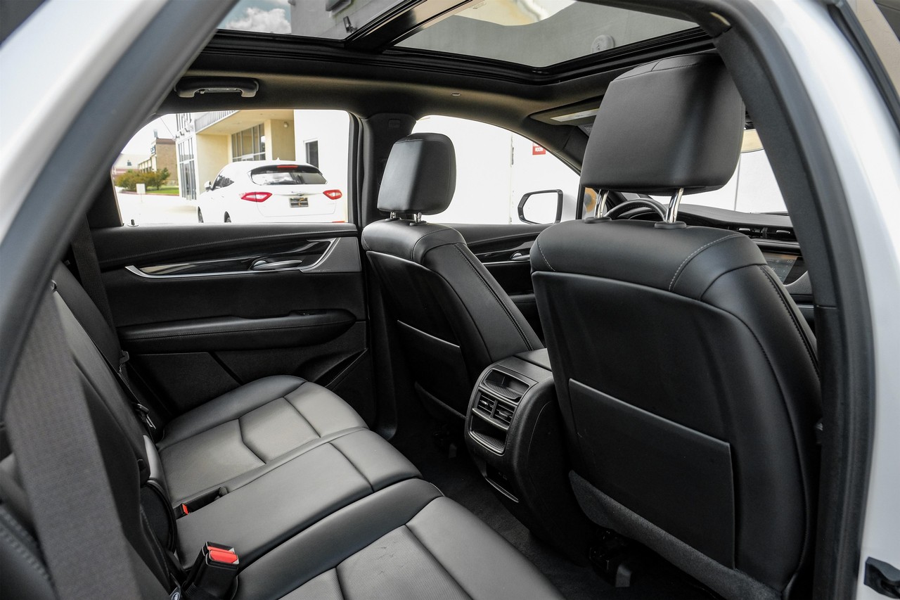 Cadillac XT5 Vehicle Main Gallery Image 37