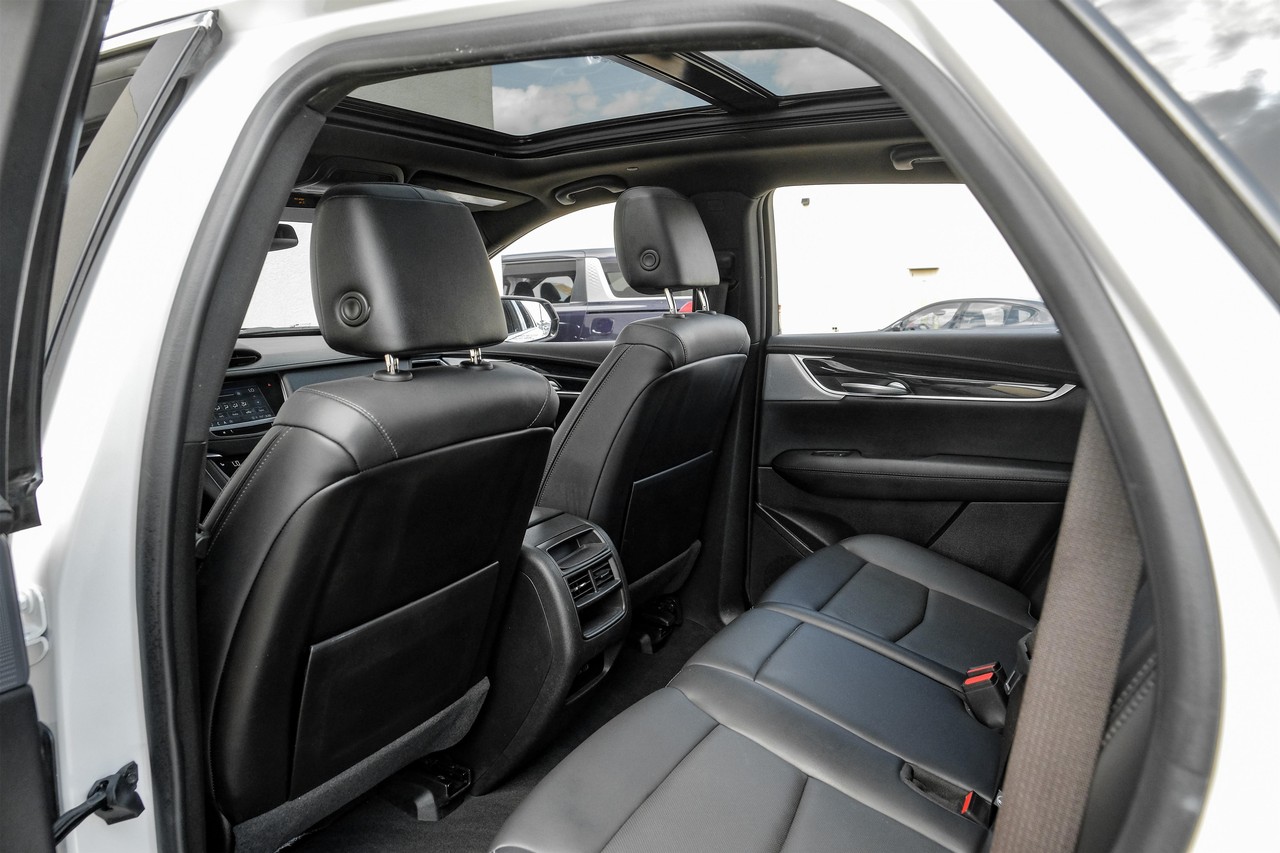 Cadillac XT5 Vehicle Main Gallery Image 38