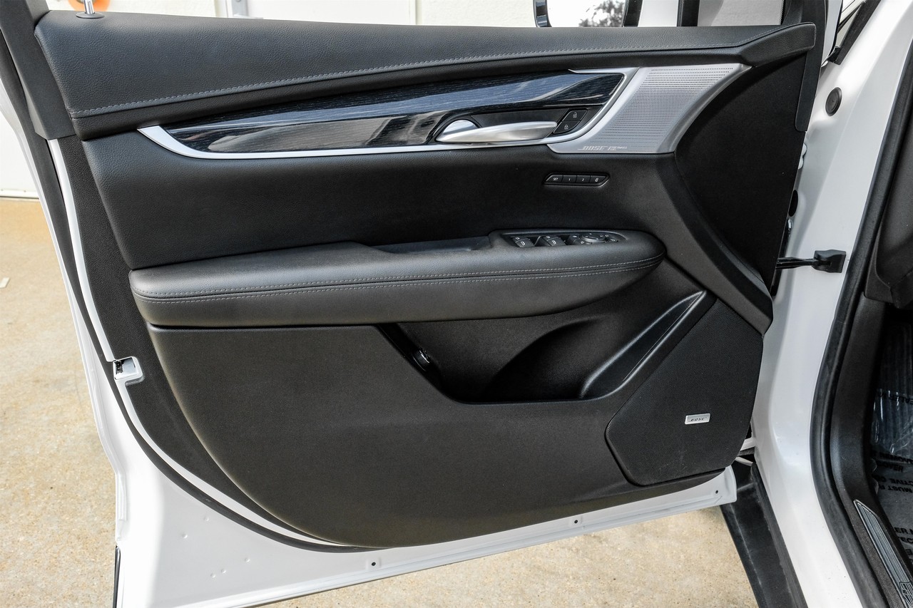 Cadillac XT5 Vehicle Main Gallery Image 44