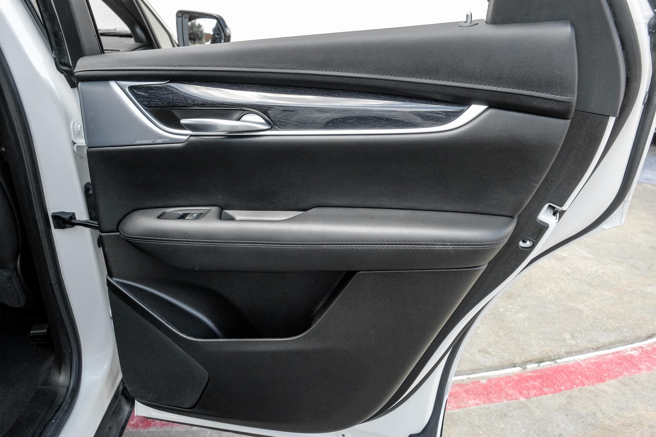 Cadillac XT5 Vehicle Main Gallery Image 48