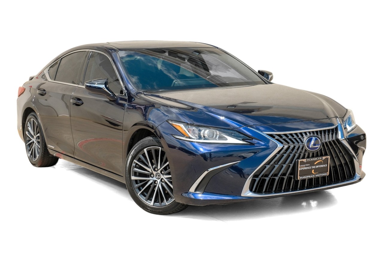 Lexus ES Vehicle Main Gallery Image 07