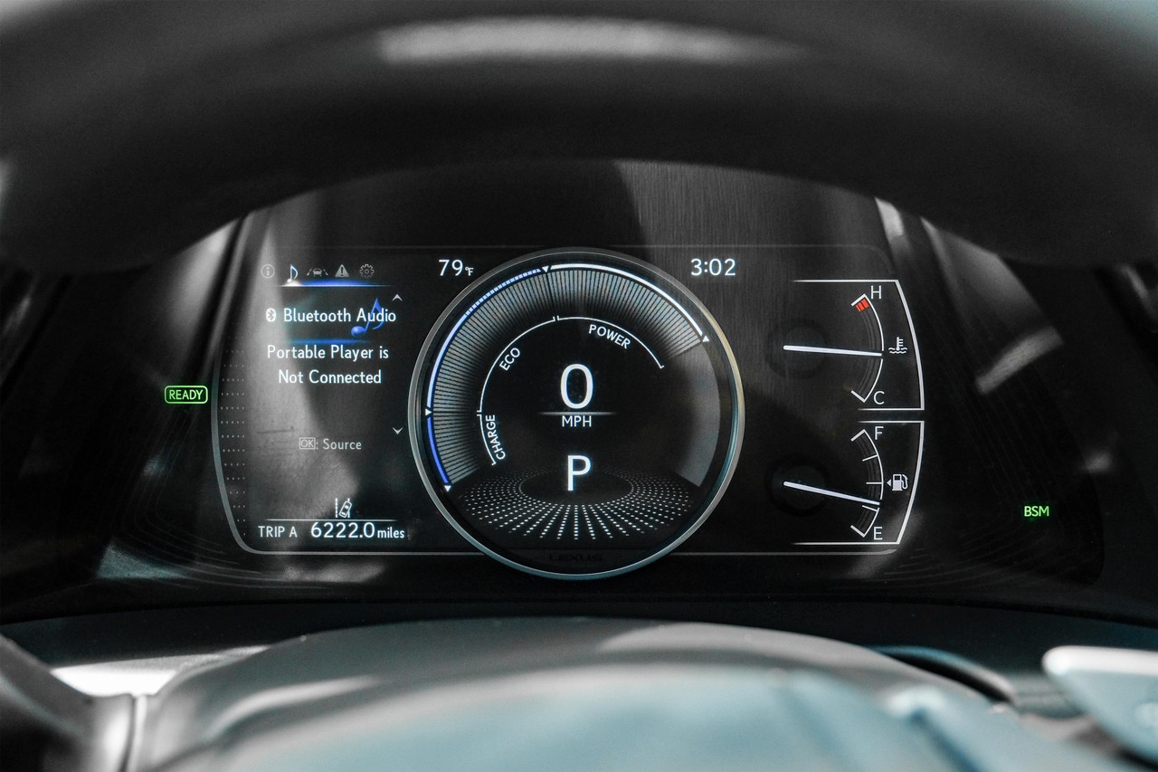 Lexus ES Vehicle Main Gallery Image 25
