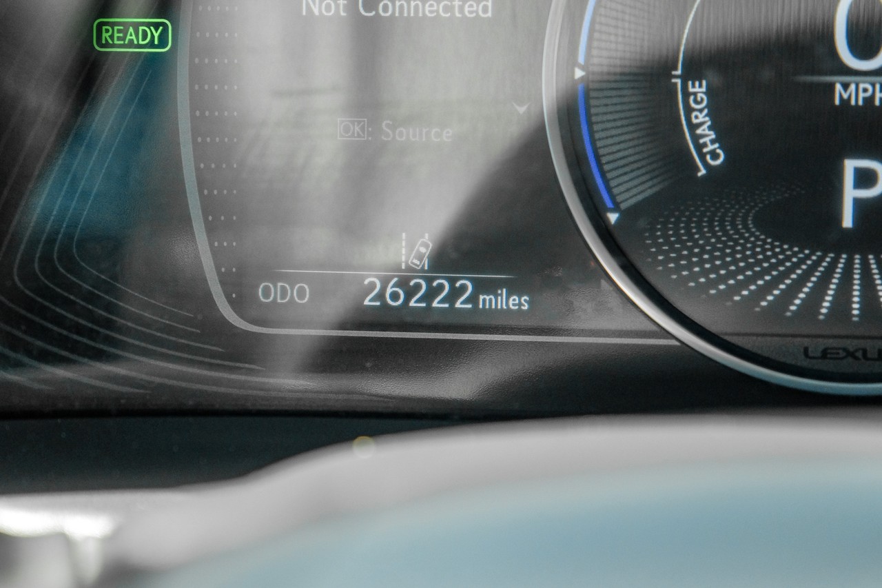 Lexus ES Vehicle Main Gallery Image 26