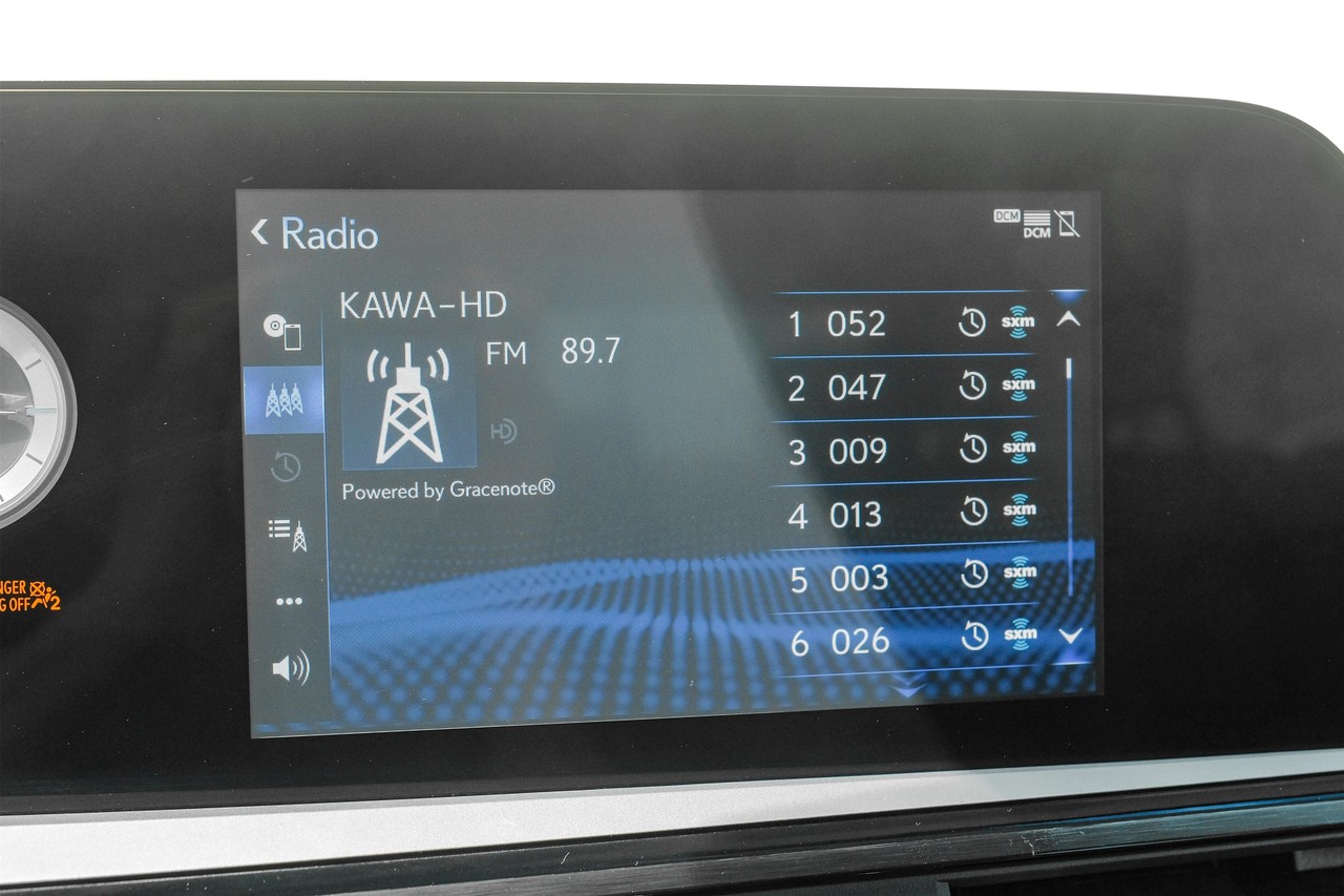 Lexus ES Vehicle Main Gallery Image 36