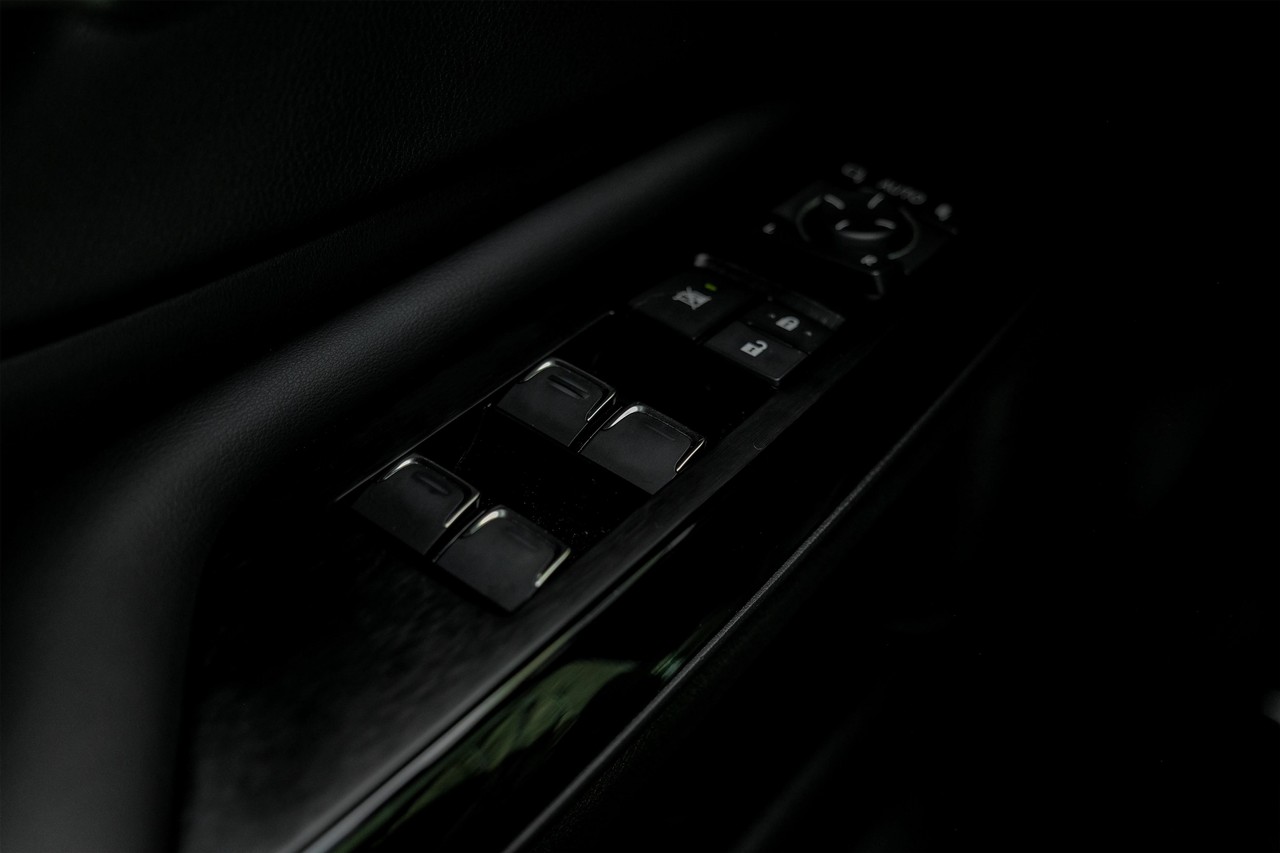 Lexus ES Vehicle Main Gallery Image 40