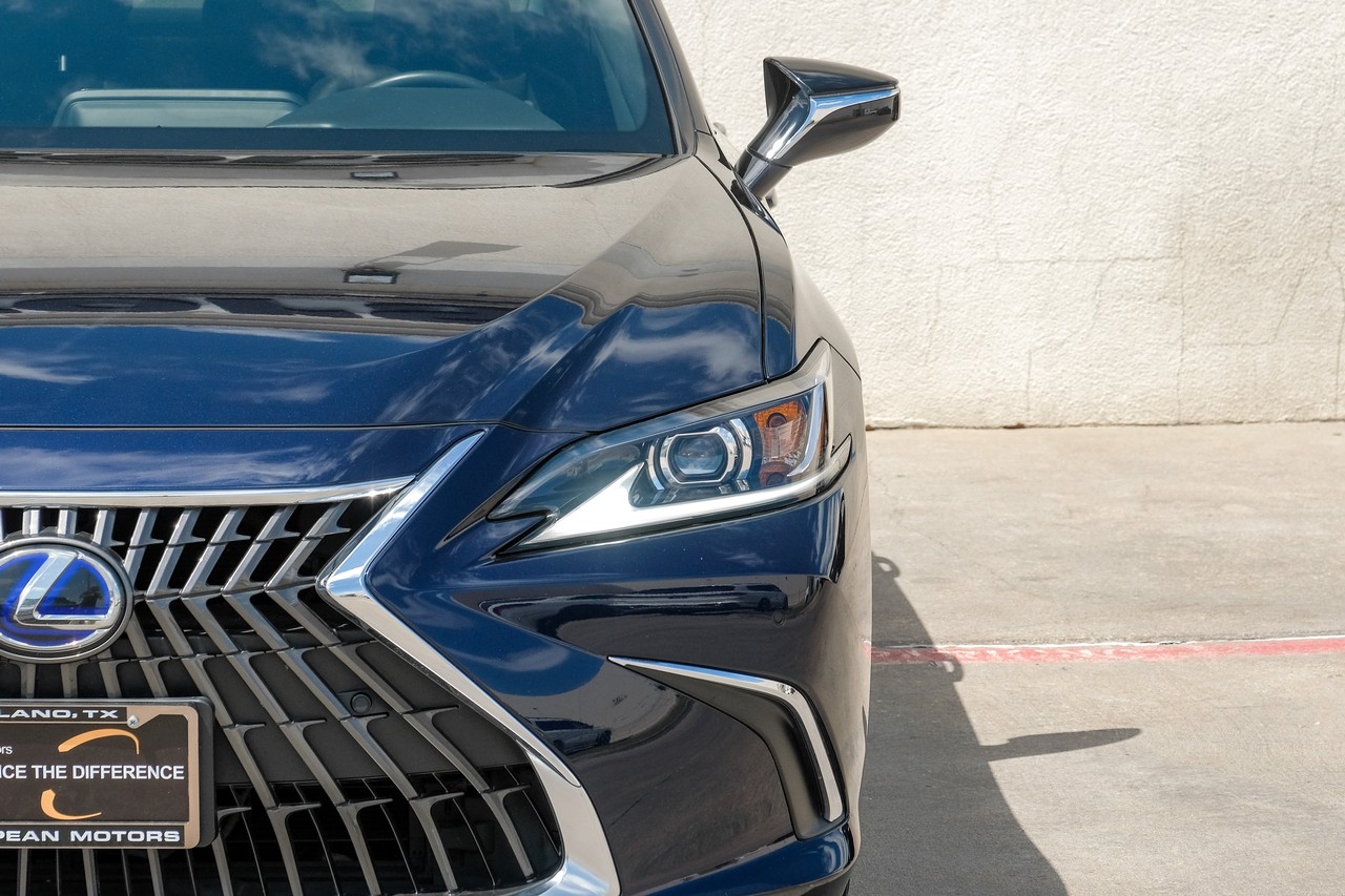 Lexus ES Vehicle Main Gallery Image 44