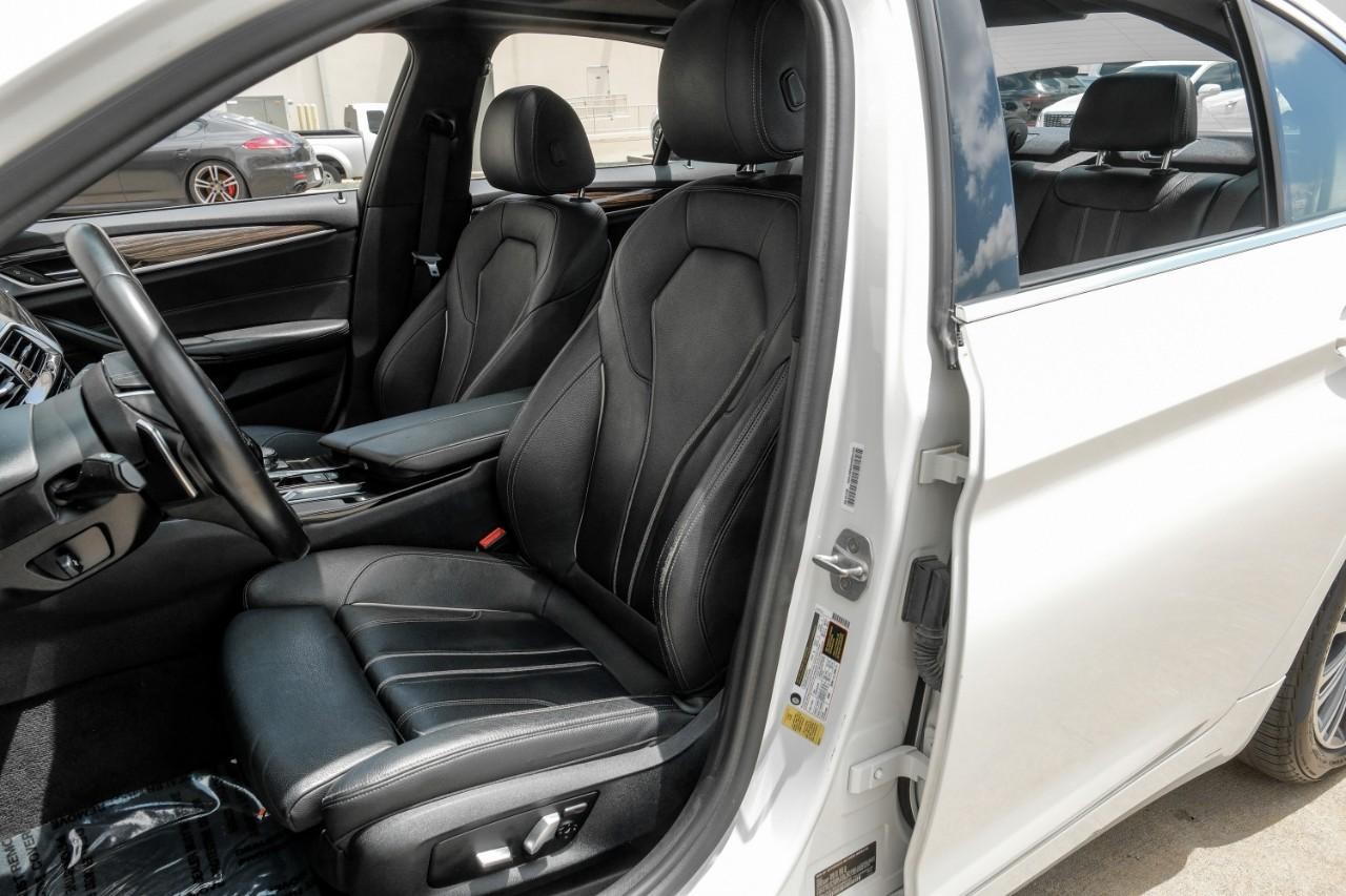BMW 530i Vehicle Main Gallery Image 04