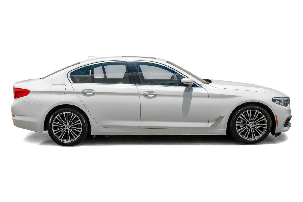 BMW 530i Vehicle Main Gallery Image 08