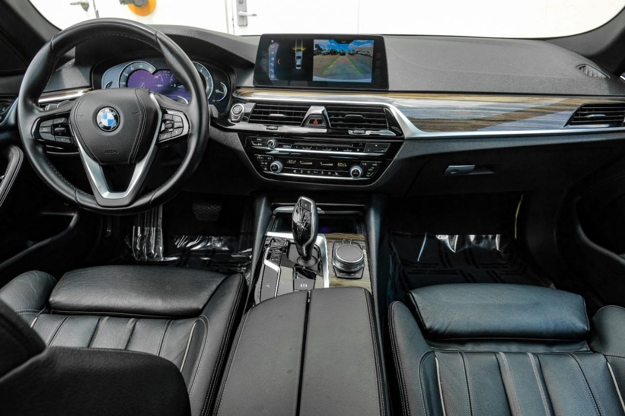 BMW 530i Vehicle Main Gallery Image 13