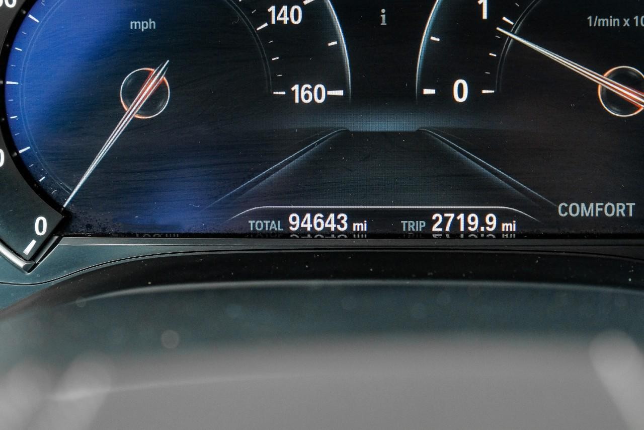 BMW 530i Vehicle Main Gallery Image 18