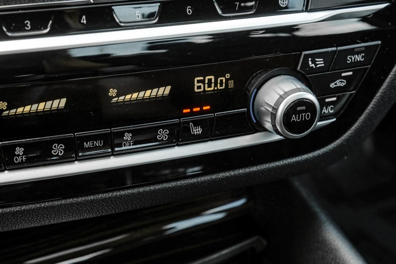 BMW 530i Vehicle Main Gallery Image 28