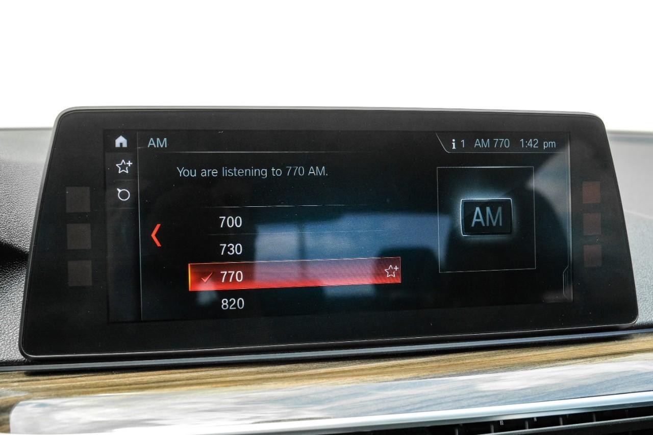 BMW 530i Vehicle Main Gallery Image 30