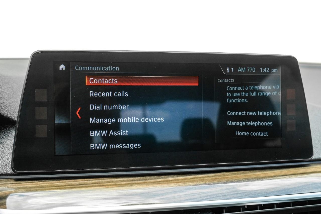 BMW 530i Vehicle Main Gallery Image 31